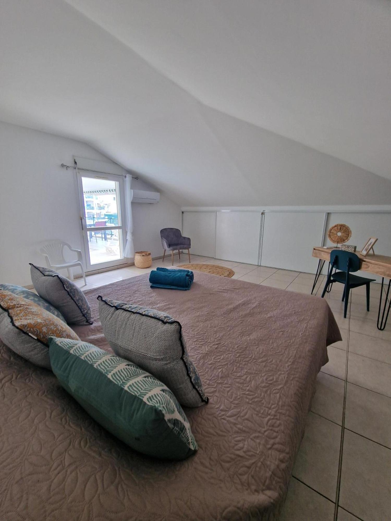 Appartement Villa Sur Le Toit, Vue Mer Saint-Gilles-les-Bains Exterior photo