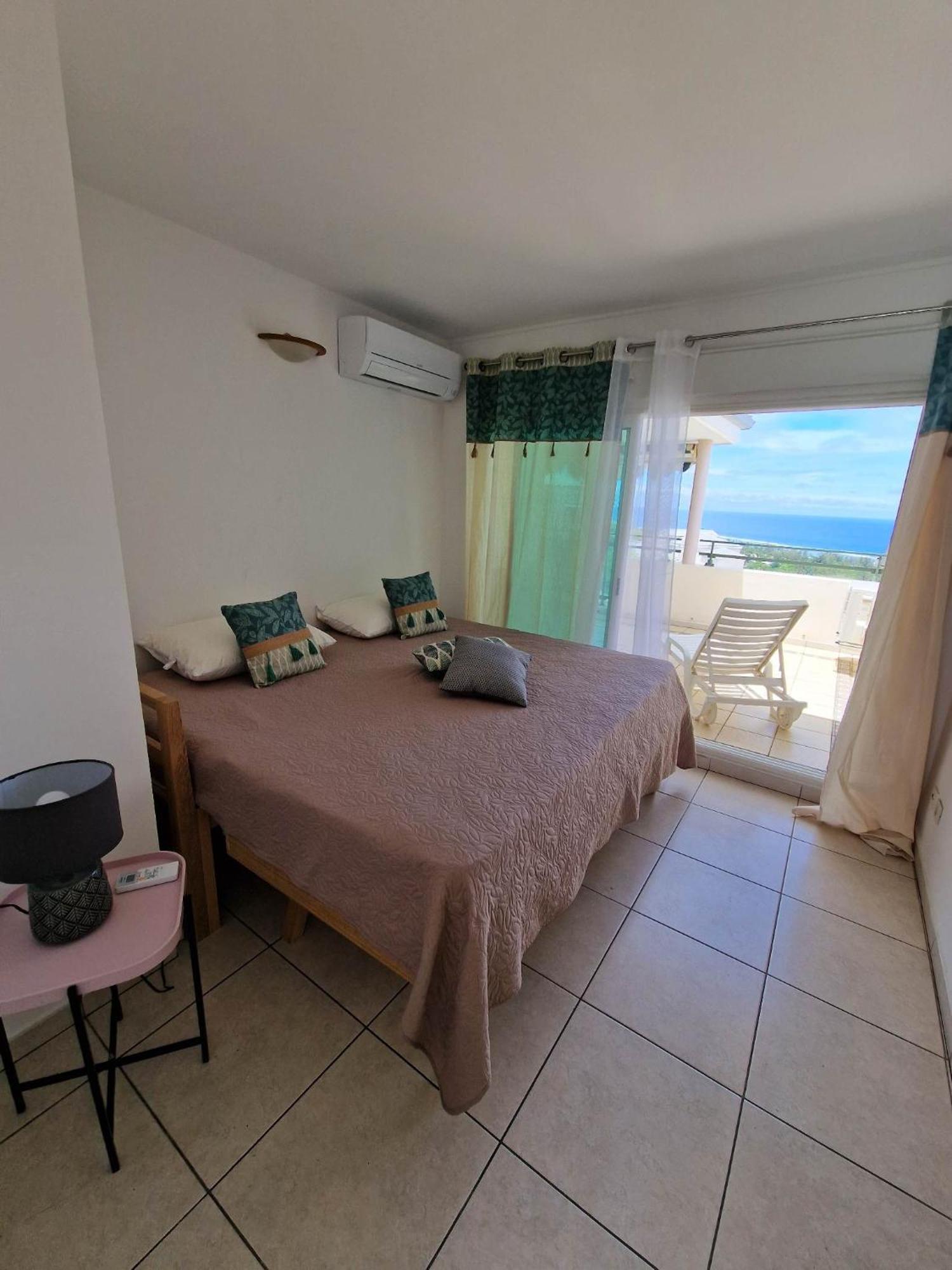 Appartement Villa Sur Le Toit, Vue Mer Saint-Gilles-les-Bains Exterior photo