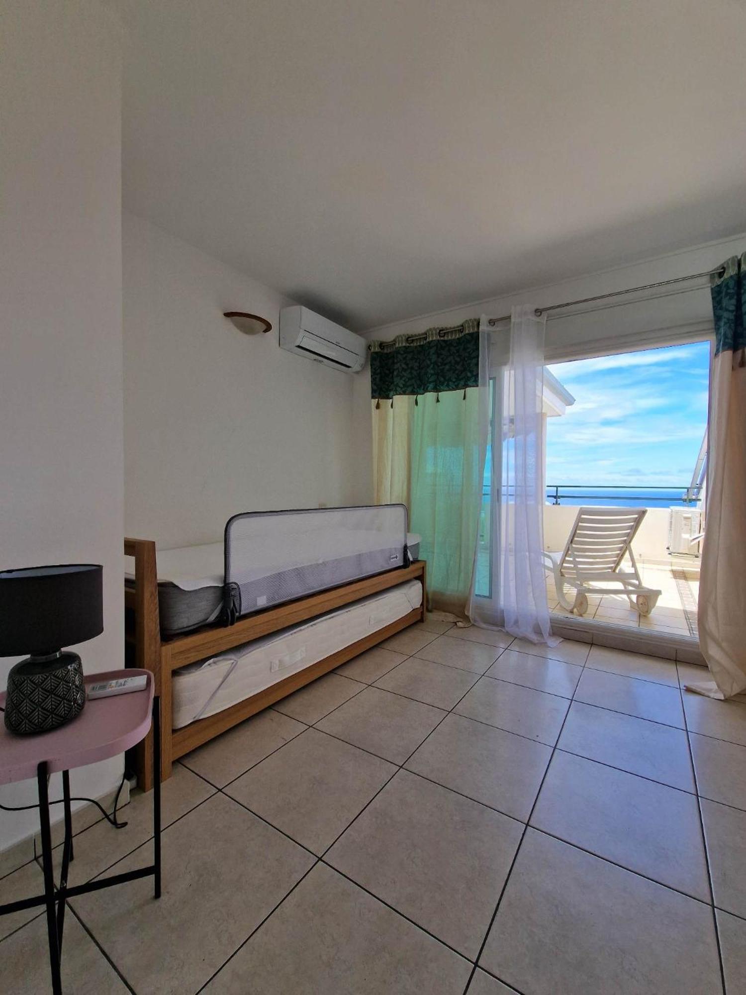 Appartement Villa Sur Le Toit, Vue Mer Saint-Gilles-les-Bains Exterior photo