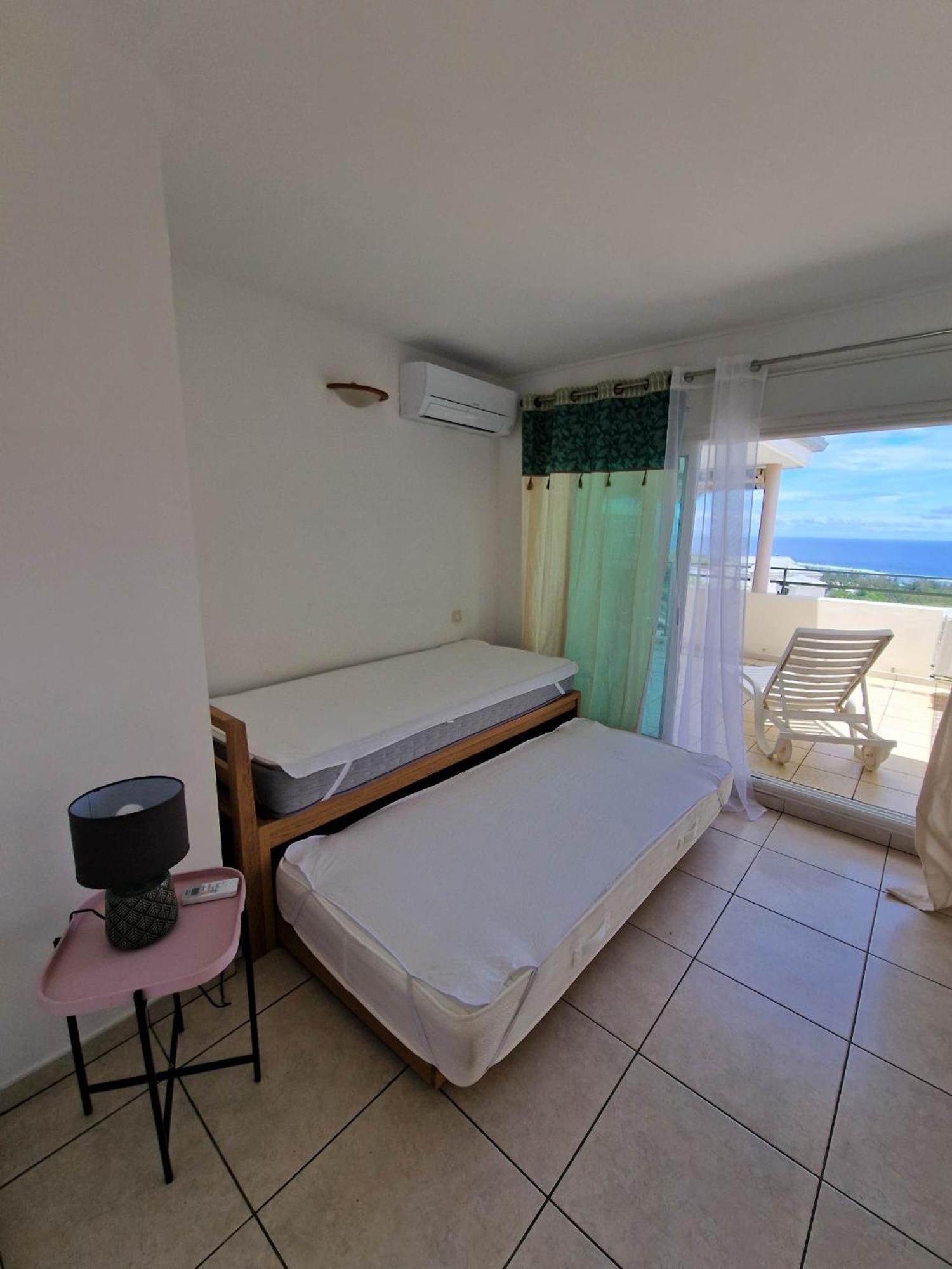 Appartement Villa Sur Le Toit, Vue Mer Saint-Gilles-les-Bains Exterior photo