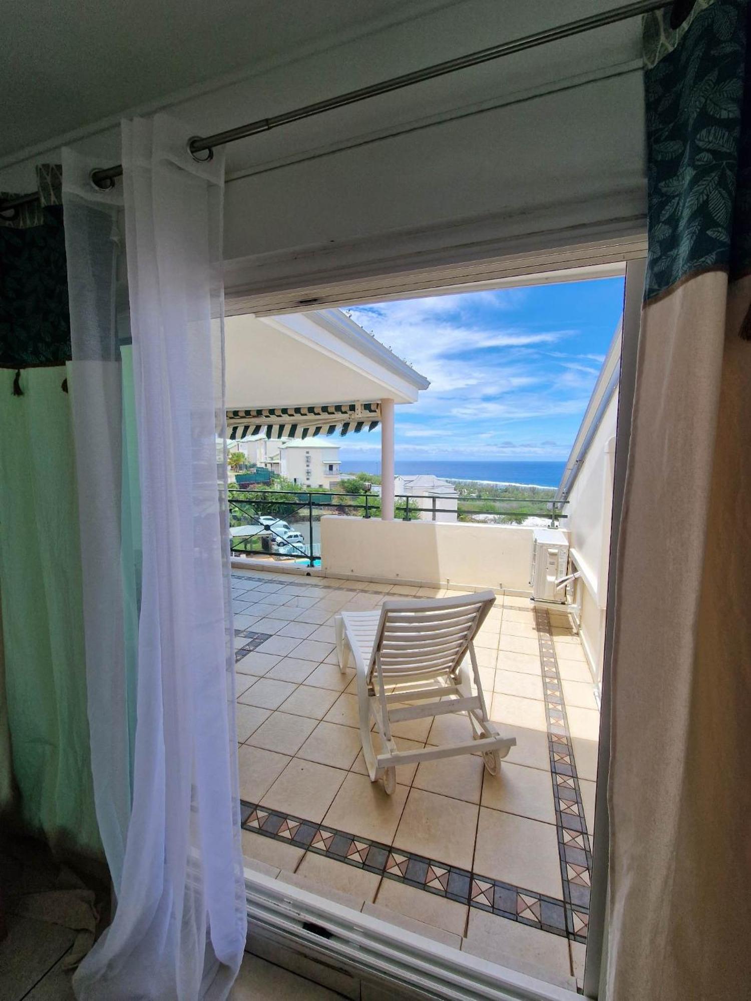 Appartement Villa Sur Le Toit, Vue Mer Saint-Gilles-les-Bains Exterior photo